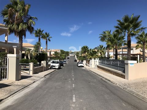 Located in Quinta do Lago. Magnificent lot with 600 sqm located in one of the most prestigious areas of the Algarve. Situated on Varandas do Lago this plot has 600 sqm, on which you can build a House with 240 sqm and basement with 160 sqm. Don't miss...