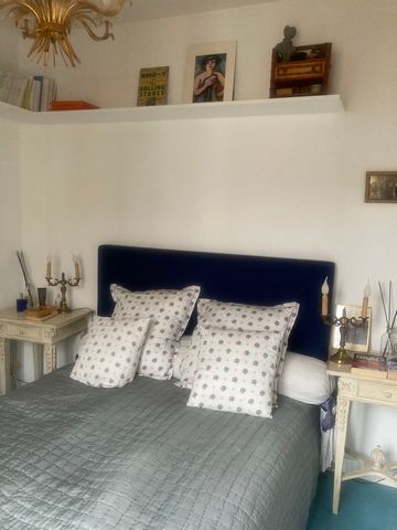 The apartment is located in Cité Bergeyre, a unique area of small houses overlooking Paris, 3 minutes from Buttes Chaumont. It's very quiet and green. The apartment is on the top floor of a small 1940s building with elevator. The apartment comprises ...