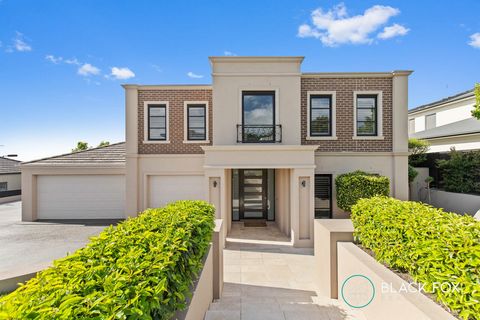 Oriented to capture awe-inspiring bay views, this exquisite poolside entertainer embodies exceptional first class living with its cutting-edge design, grand dimensions and premium position amidst prestigious homes in the Mount Martha beachside estate...
