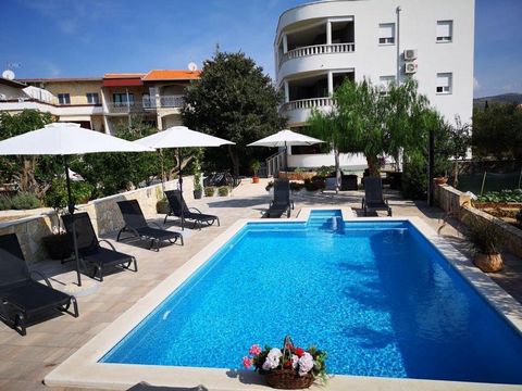 A beautiful apart-hotel of 400 sqm is located in the vicinity of Rogoznica on the first row to the sea and a beautiful pebble beach. It consists of six fully furnished apartments. The largest two-bedroom apartment is placed on the ground floor with a...