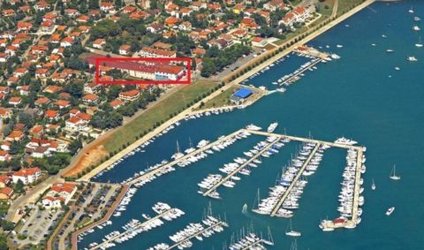 Seltene Investitionsmöglichkeit! Kürzlich errichteter Hotel- und Casinokomplex in der ersten Reihe zum Meer in Umag neben einem erstklassigen Yachthafen. Kombination aus traumhafter Lage und einzigartiger Innenausstattung. Das Casino im Erdgeschoss h...