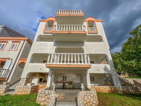 Gorgeous apart-house of 800m2, second row to the sea on a territory of 2000m2 in Crikvenica area - with wonderful sea views! The air distance to the sea is 50 meters, or a few steps to the first beach! A beautiful house of Mediterranean architecture ...