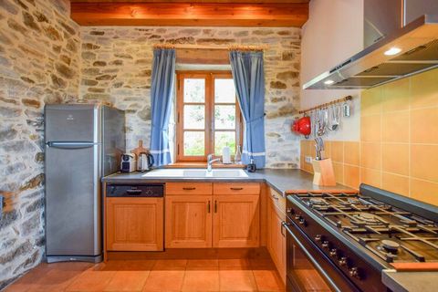 This modern holiday villa with heated private swimming pool is located in a very quiet area on a large domain in Saint-Médard-d'Excideuil. There are two beautiful castles and a number of holiday villas on the site. The villas are very stylishly furni...