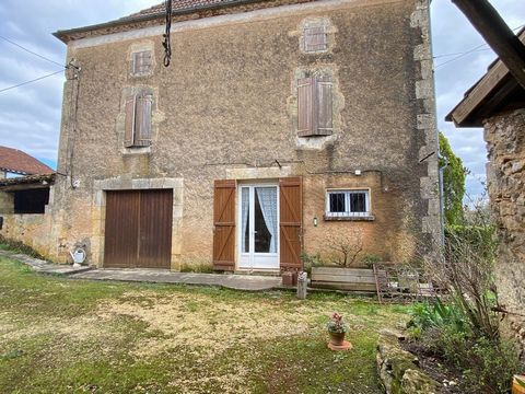 You will buy this old stone farmhouse for its dominant location, its protected environment, the calm that surrounds it, but you will know that a major renovation awaits you. The main house has 160 m2 of living space on 2 levels + attic (convertible) ...