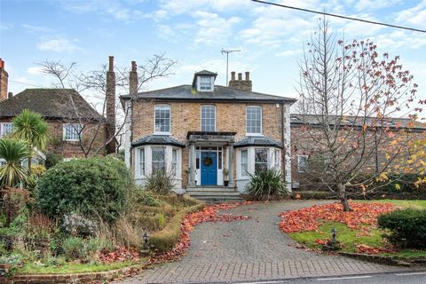 Ridgeway House is a classic late Georgian residence built circa 1834 situated in the Conservation area of Chestnut Green. Sympathetically restored to offer modern day requirements whilst retaining the integrity of the original building. With features...