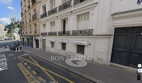 Commercial premises or office, medical center in a sought-after area of 160 M2 with a mezzanine of 60 M2 information Mme Marie Karine Richard Bonaparte Art de Vivre ... This ad is brought to you by Norbert AMAR - maison BONAPARTE - EI - NoRSAC: 479 8...