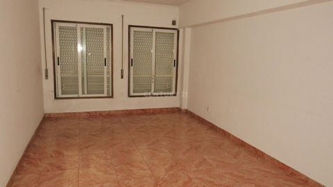 *2 bedroom apartment in Ovar* - *Privileged Location:* This 2 bedroom apartment on the ground floor is located in a strategic area of Ovar, close to industrial areas, ensuring convenience and accessibility. - *Investment Opportunity:* With significan...