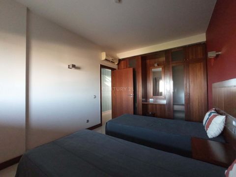 Appartement 1 chambre avec 47.4m2, situé dans l’Hôtel Balaia Atlântico, Vale Navio, Albufeira. Le développement est situé à Vale Navio, avec un bon accès, à côté de EM 526, la route principale entre Albufeira et Olhos de Água, à environ 1,5 km de la ...