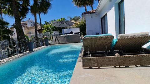Located in Estepona. DETACHED VILLA FOR RENT IN ESTEPONA This nice private villa is located in the living area of Costalita, few minutes walk to the beach and just a few kilometers away from Estepona and San Pedro. This cosy villa, built in one level...