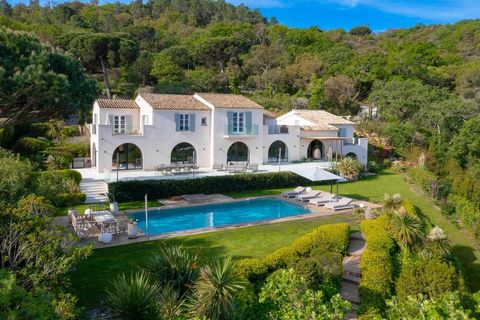 Exclusive Neo-Provencal Villa for sale in Ramatuelle with Private Helipad and Panoramic Views HELIPAD HEATED POOL ST TROPEZ Just minutes away from the vibrant heart of Saint-Tropez and the iconic Pampelonne beaches. This sanctuary of luxury and refin...