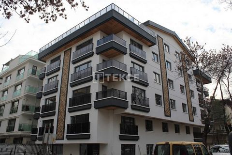 Nouveaux Appartements à Ankara Çankaya, à Distance de Marche du Métro Les appartements à vendre sont situés dans le quartier Çankaya Emek. Le quartier Emek est un quartier très apprécié à Çankaya, Ankara. Attirant l'attention par son emplacement avan...