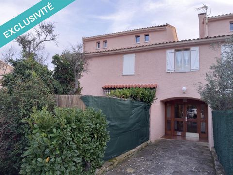 T2 apartment with sea view, quiet terrace. Ludovic OLIVE presents a charming South-East facing apartment, quiet in a beautiful, secure and green residence, 10 minutes' walk from the beaches and the center of La Ciotat. Ideal pied-à-terre in the Medit...