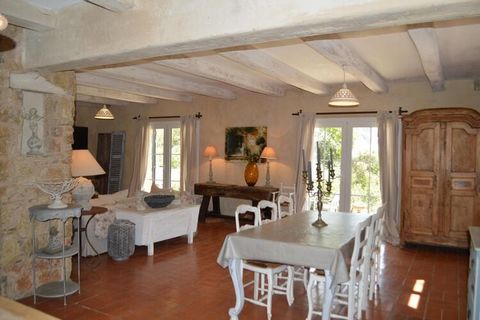 You enter the La Bastidane estate via an electric entrance gate. A long driveway takes you to the house. It is a natural stone single-storey house with wooden shutters and thick walls, completely in accordance with the rules of charm of Provence. The...