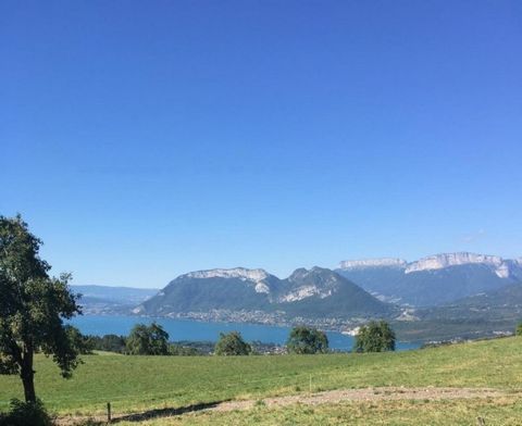 Saint Eustache : 10 mns from St-Jorioz and Lake Annecy, 16 kms from Annecy, beautiful detached house with 160 m2 living space and 200 m2 usable space, very bright, quiet, not overlooked and with magnificent views of Lake Annecy and the mountains. Spr...