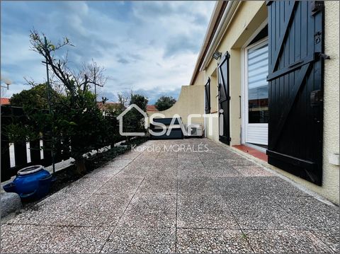“THE SEA” Close to the beach on foot, this tastefully renovated house will only charm you with its location and its location in a very well maintained and secure residence where you can park your car without worries. Close to the amenities of the Vil...