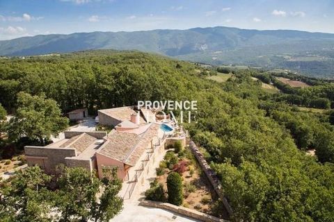 Provence Home, the real estate agency of Luberon, is offering for sale an exceptional property, secluded and boasting breathtaking views. This property offers an incomparable living environment, blending calm, nature, and serenity. With a total surfa...
