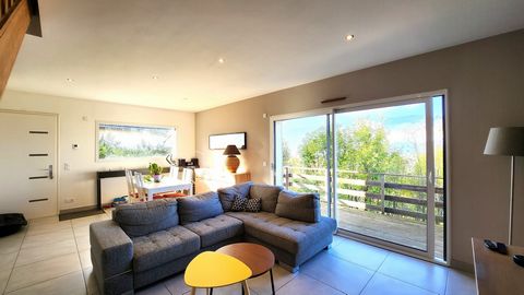 Find a house on Mouxy. If you wish to visit this villa, Lichtenberger is at your disposal. Housing conducive to family life. The interior space consists of a lounge area of 30m2 overlooking Lake Bourget and the Dent du Chat, an open kitchen, a sleepi...