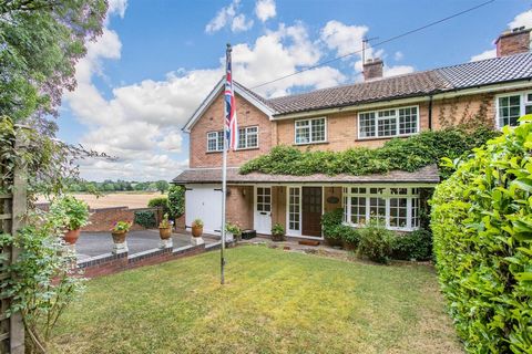 A four bedroom, semi-detached cottage situated in the sought after hamlet of Broughton Green, strategically situated with easy access to the local transport infrastructure and amenities, whilst enjoying an idyllic countryside setting. 2 Madams Hill C...