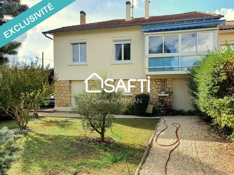 Ideally located in a cul-de-sac close to the city center, come and discover this house of 140 M² of living space, with its charming garden with a well. The main level consists of a living/dining room of 26 M², a kitchen of 8.50 M², 3 bedrooms and a b...