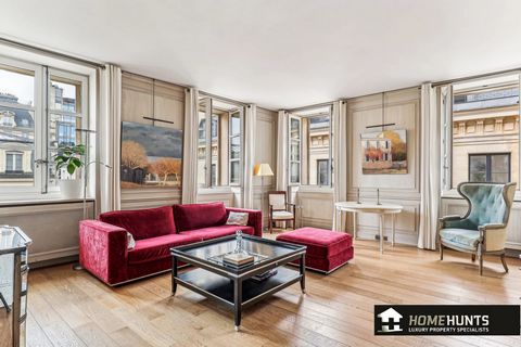 Paris 8th beautiful bright apartment In a quiet and residential street, a few meters from rue du Faubourg Saint-Honore, on the 3rd floor by elevator of a very beautiful secure building, elegant 84.44 m2 apartment with double exposure. In perfect cond...