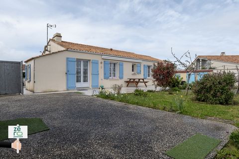 House ideally located 2 km from the beaches including the beautiful and very large beach of Les Dunes, and halfway between Saint-Gilles-Croix-de-Vie and Les Sables d'Olonne. Single storey house of 100 m2 on a plot of 573 m2 offering 5 rooms, includin...