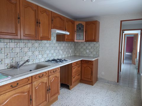 Good morning, Are you looking for a house with two bedrooms in the countryside while being close to the shops? This house is made for you. It is located in Frévent where you find the public garden, the town hall, the shops, the schools, the doctors, ...