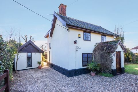 Cosy and comfortable, warm and welcoming, this pretty cottage boasts classic good looks. Beautifully updated and thoughtfully extended, it’s superbly positioned – the sunny garden your outlook. All within the town but wonderfully private, there’s an ...