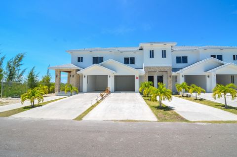 This charming townhouse is situated in the tranquil gated community of Venice Bay and boasts a prime location on the canal. With two spacious bedrooms and two and a half baths, this home is ideal for comfortable living. The entire unit is tiled throu...