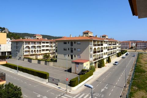 Die Wohnung in Estartit mit 2 Schlafzimmern und einer Kapazität für 5 Personen bietet gemütlichen Raum von 48 m² mit schöner Aussicht auf den Garten. Diese Unterkunft befindet sich in einem familienfreundlichen Viertel innerhalb einer Wohnanlage und ...