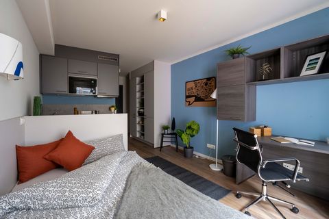 Student apartment fully furnished with its own kitchen and bathroom. The building offers other services such as study rooms, gym, community kitchen or gaming room.