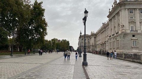 ¡¡¡¡¡¡Gran Oportunidad de Negocio!!!!!! Ubicación privilegiada a solo 500 metros del Palacio Real. Este inmueble cuenta con licencia turística oficial de la Comunidad de Madrid, lo que lo convierte en una oportunidad ideal para generar ingresos a tra...