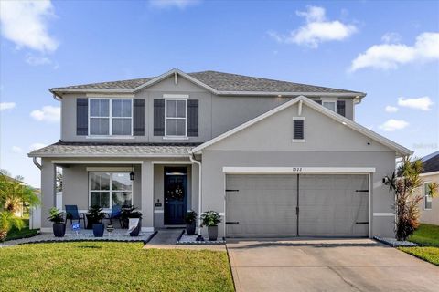 Welcome to this stunning 2-story, 5-bedroom, 2.5-bathroom DR Horton home in the vibrant Kindred community. Perfect for large families who love to entertain, this home offers an array of upgrades and features that seamlessly blend comfort, style, and ...