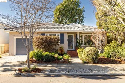 Located in the heart of Albany, this delightful 3-bedroom, 1-bathroom home is situated on a spacious 5,000 square-foot lot, offering both comfort and convenience. With easy access to top-rated schools, El Cerrito Plaza, and the lively shops and resta...