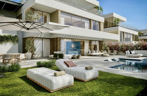 EXCLUSIVAS VILLAS DE LUJO A PIE DE PLAYA EN LA HERRADURA-ALMUÑECAR, COSTA DE GRANADA. A pie de playa y del puerto deportivo de Marina del Este, nos encontramos con un complejo residencial de 14 exclusivas villas que combinan diseño, funcionalidad en ...