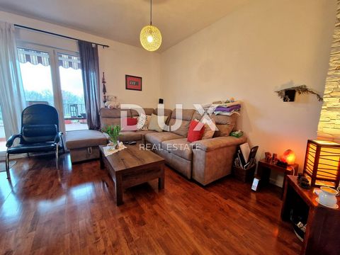 Location: Primorsko-goranska županija, Rijeka, Srdoči. RIJEKA, SRDOČI - two-storey 4-bedroom + living room, total area 145m2. It consists of a spacious living room with dining area, kitchen, two bedrooms, bathroom and terrace on the first floor and t...