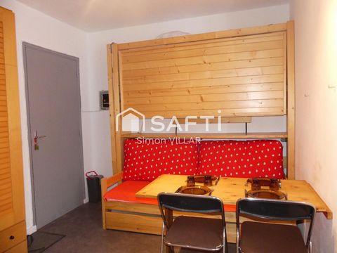 Situé dans la charmante commune de Saint-Michel-de-Chaillol (05260), ce studio d'environ 11 m² offre un cadre paisible et authentique, idéal pour les amoureux de la nature et des sports de montagne. Dotée d'un patrimoine préservé, cette localité des ...