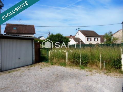 Mantes-la-Ville, ce terrain de 163 m² Avec box en parti viabiliser à quelques pas des commodités locales. Ce terrain à bâtir de 163 m², agrémenté d'un box clos, présente un potentiel remarquable pour concrétiser un projet de construction sur mesure, ...