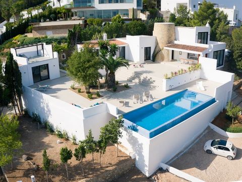 New Modern restored villa in Cala Moli with fantastic sea views Welcome to a modern and superbly restored villa in the picturesque location of Cala Moli, part of the San José municipality of Ibiza. Located in a tranquil and alluring location just 150...