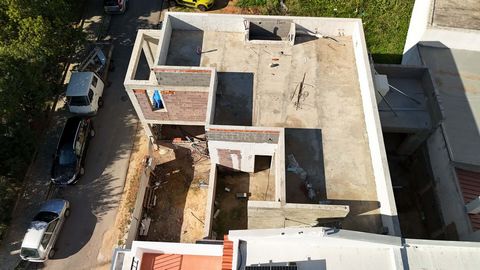 3+1 Bedroom Modern Architecture Villa Under Construction in Portimão We present this modern 3+1 bedroom villa, currently under construction in Portimão. With excellent sun exposure and south-facing orientation, this property has been designed to offe...