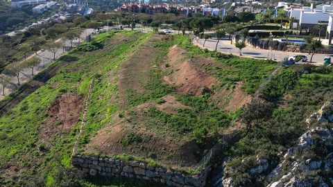 SOTOGRANDE ... Residenz-Plot KOSTENLOSE Notargebühren ausschließlich beim Kauf einer neuen Immobilie bei MarBanus Estates BAUEN SIE IHRE TRAUMVILLA IN BAHIA DE LAS ROCAS MIT PANORAMABLICK AUF DAS MEER! Das Hotel liegt in erhöhter Lage inmitten der Na...