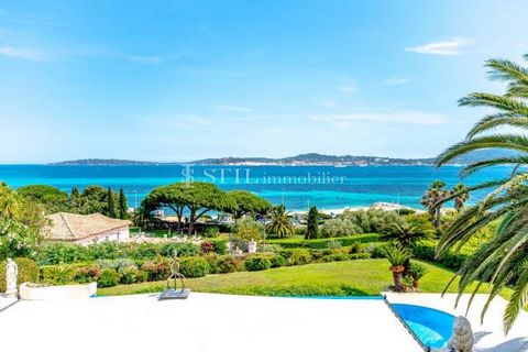 Vente villa Grimaud. Vue mer époustouflante pour cette sublime demeure située dans un secteur calme et résidentiel. Elle offre : Hall de réception, wc invités, vaste séjour ouvrant sur de larges terrasse, salon, cuisine indépendante équipée et chambr...