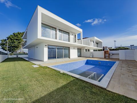 THE ADDED VALUE OF THE PROPERTY: New 4 bedroom villa with garage, swimming pool and garden, 3km from Magoito beach and 18 km from Ericeira. PROPERTY DESCRIPTION: Floor 0 Entrance hall with 15.5m² Open plan kitchen to the living room with 17.65m² Comm...