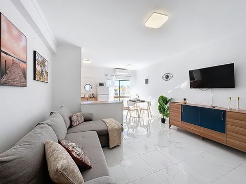 Excellent appartement de 1 chambre avec vue sur la mer à Albufeira. Appartement de 1 chambre, d’une superficie totale de 65 m2, situé dans un immeuble avec ascenseur à Montechoro, Albufeira. Cette charmante propriété dispose d’un salon spacieux avec ...