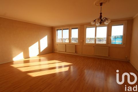 iad France - David VIDALIN vous propose: PONTLIEUE / GENESLAY : Au 6ème étage avec ascenseur, appartement T4 de 105 m2 jouissant de vues dégagées et comprenant une entrée avec placard, salon-séjour de 29 m2 baigné de lumière, cuisine A/E séparée pouv...