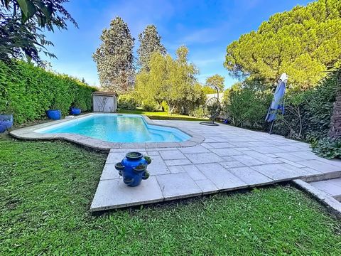 Maison 6 pièces de 140 m2, 4 chambres et un bureau