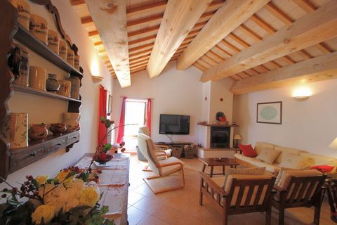 Enjoy the vacation of your dreams as you oscillate between the countryside and the sea. This 4-bedroom holiday home in Cossignano is ideal for a family or a group of 8. The large garden is fenced from three sides and is open towards the forest. The p...