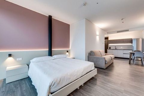 Este apartamento de 1 dormitorio con vistas panorámicas está en el edificio ubicado en Corso del Popolo 92 en Venecia Mestre y tiene capacidad para 4 personas. Se encuentra a solo unos pasos de la estación central de trenes que conecta con la isla de...