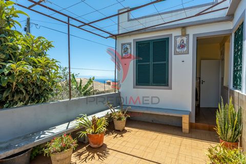 Traditional 3 bedroom single storey house for sale in Canhas, Ponta do Sol. House in serene surroundings with lots of sun and beautiful view. There is a small plot of land suitable for cultivation in front and behind the house. Although habitable, it...