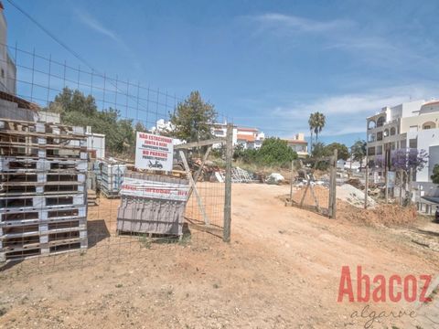 Fantastic plot of land of 720m2 with an approved project for a hostel with 20 rooms in the quaint village of Ferragudo at a short distance from the beach. A great business opportunity in a seaside location. Additional Information: The approved projec...