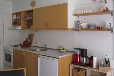 Modernised holiday apartment located in an area of scenic beauty in Hasle Lystskov (wood). Various shared facilities - for instance swimming pool, children's pool (heated from May 25 - August 31), play centre, table tennis, mini golf and a centre bui...